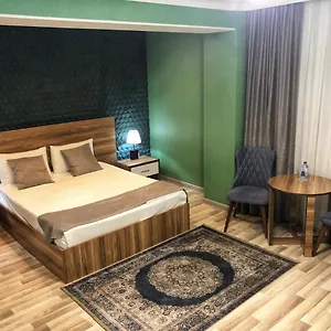 Gallery Lux باكو